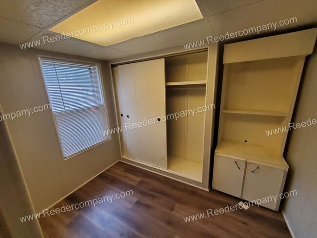 Photo - Private 1 bedroom house with Office space!!