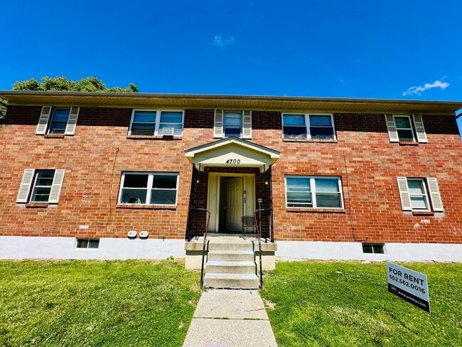 Building Photo - 4700 Walnut Grove Ave Unit 1