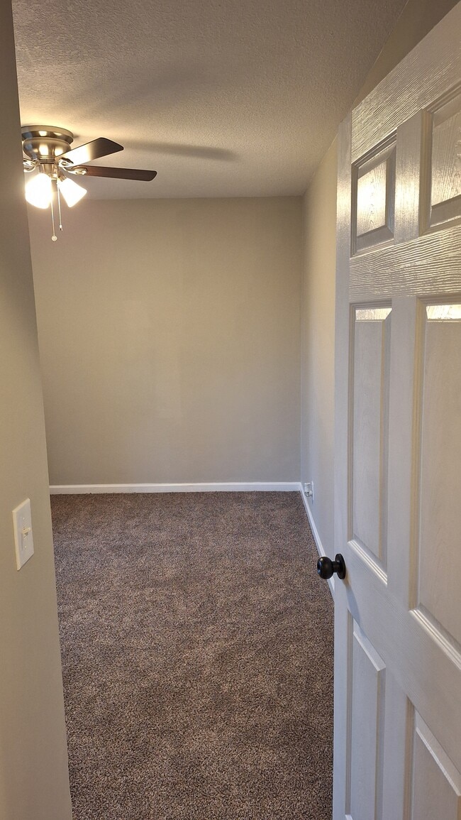 Master bed entry - 1021 Adams Ave Unit Main Floor