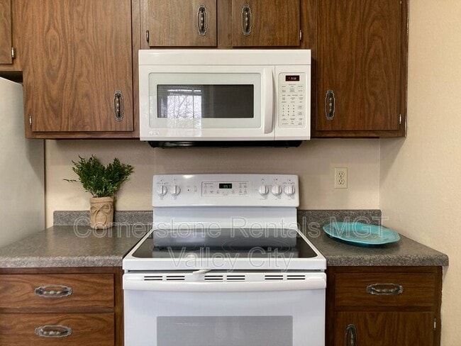 Photo - 800 11th St NW