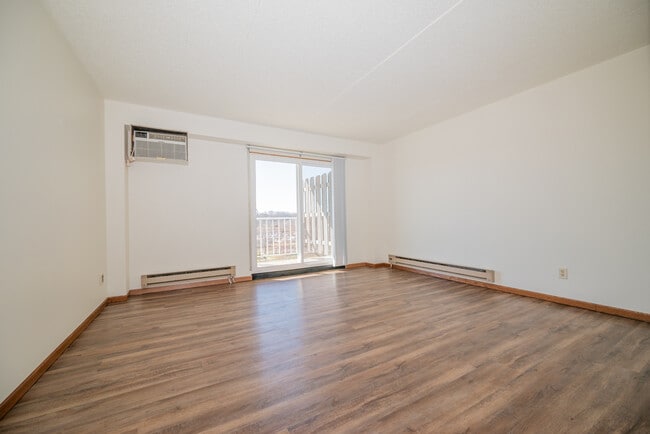 Photo - Riverview Tower Apartments