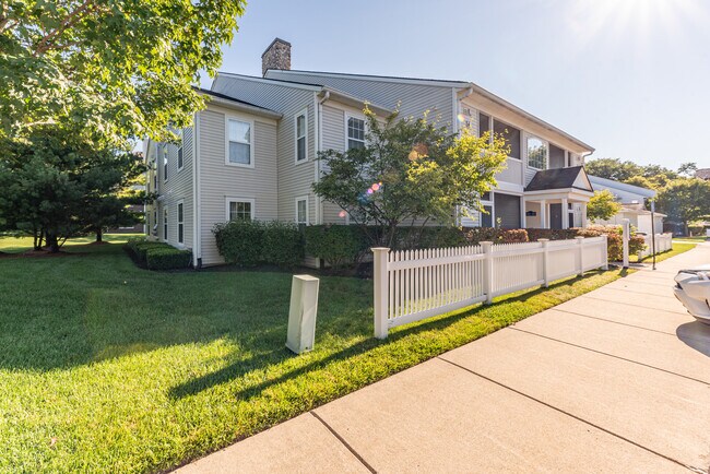 Photo - 2646 S Knightsbridge Cir