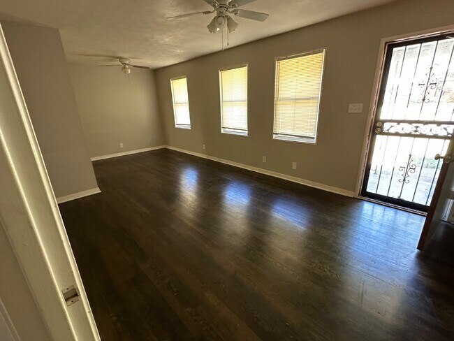 Photo - 4931 Kimball Ave