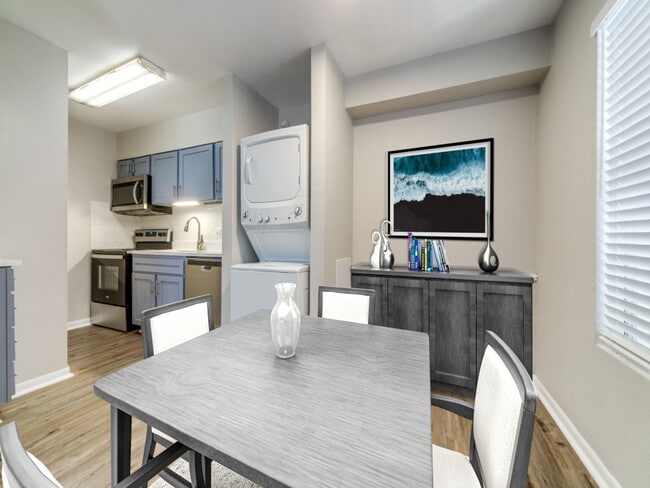 Photo - The Oaks Apartments At Medical Center