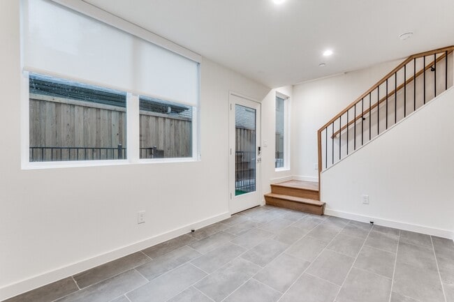 Photo - 1 bedroom with office and yard in beautiful Lakewood!