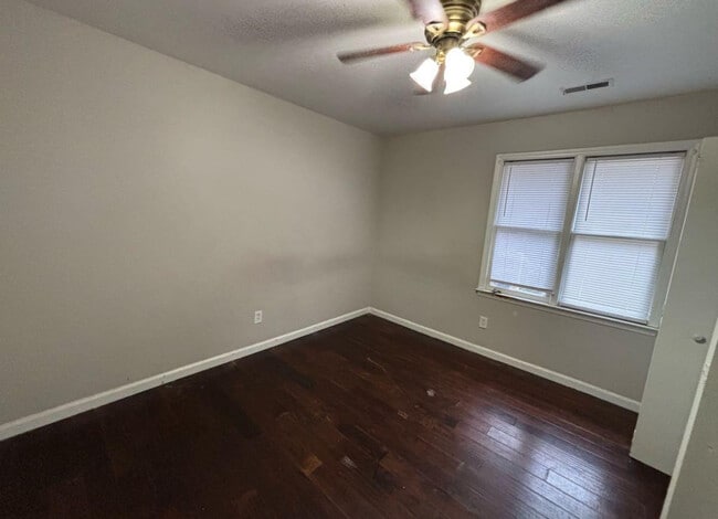 room - 4932 Pebble Beach Dr Apartments
