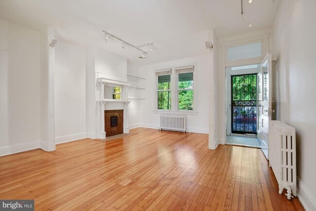 Photo - 426 Shepherd St NW