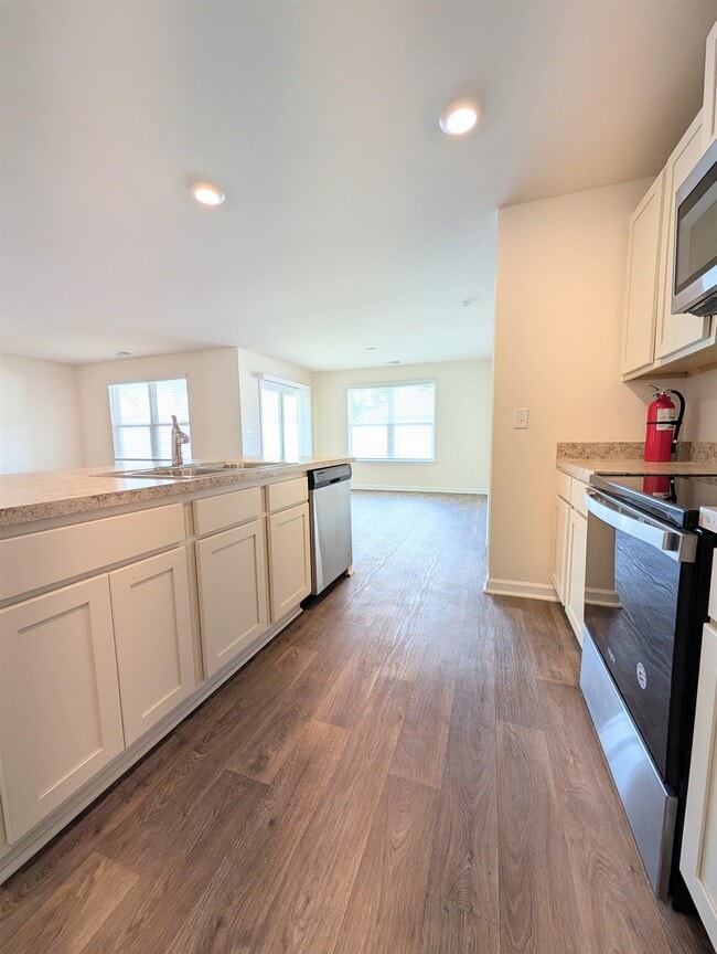 Photo - 869 Twickenham Lp