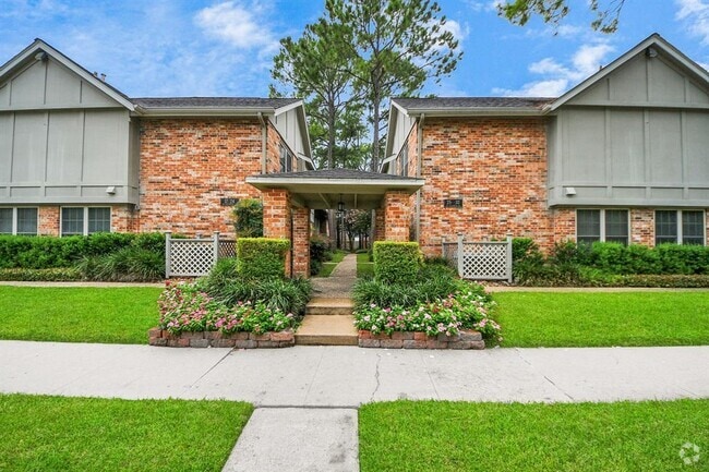 Building Photo - 515 Tallowood Rd Rental