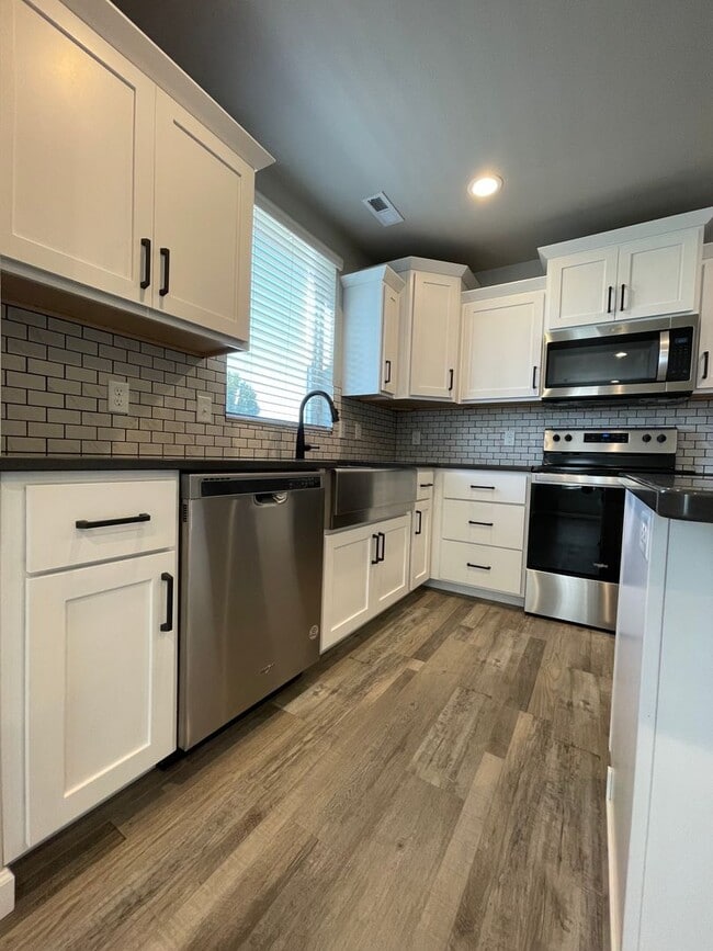 Photo - Beautiful 3 Bedroom Townhome in South Bismarck!