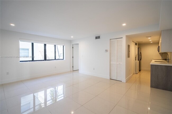 Photo - 1971 Bay Dr Apartment Unit 112