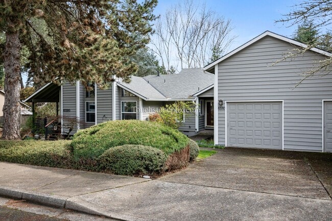 Photo - Sign Now SPECIAL & Move in by 06/15 to Receive 2 WEEKS FREE!!! Charming Beaverton Home w/Art Stud...