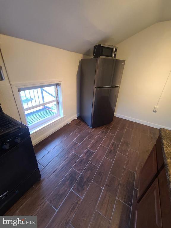 Building Photo - 403 Pennington Ave Unit 7