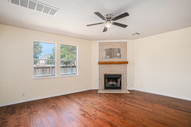 Photo - 200 Frontier Cove
