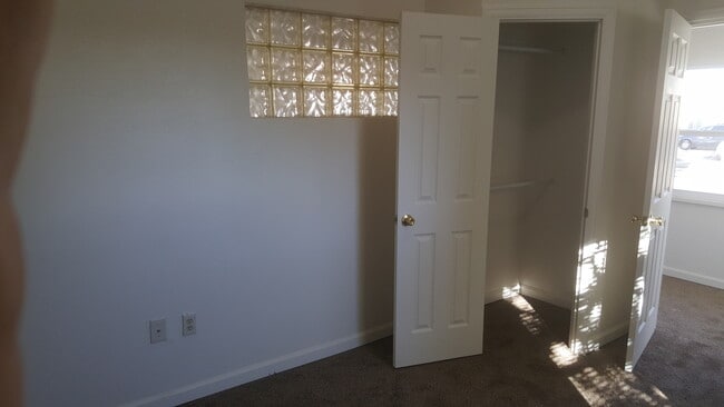 Photo - 3+ bedroom 1 bathroom