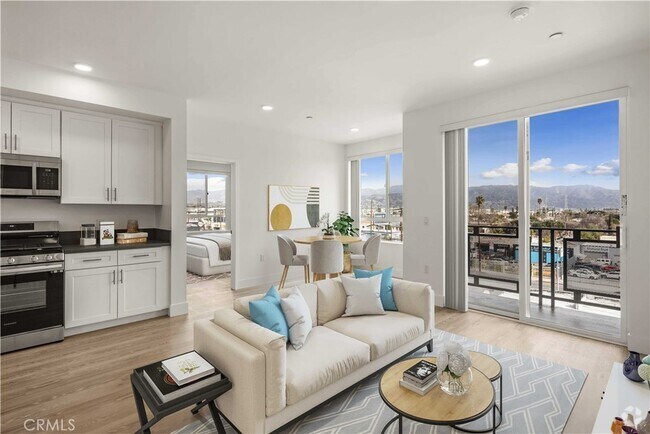Building Photo - 11714 Archwood St Unit 308-308 Rental