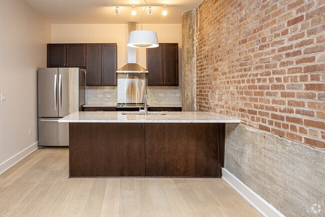 1BR, 1BA - 848SF