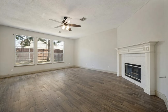 2308 Acorn Bend