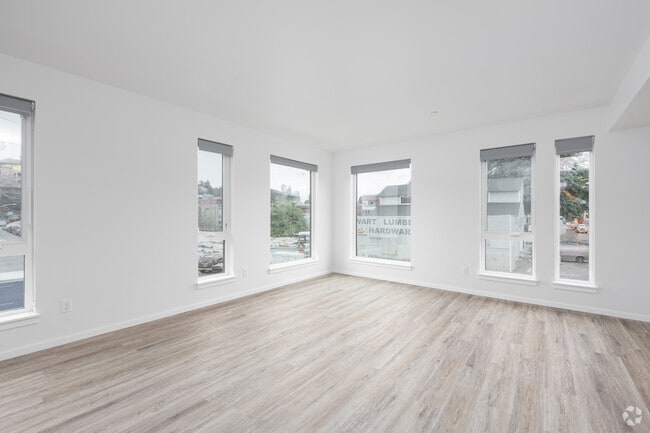 1BD, 1BA - 579-600SF