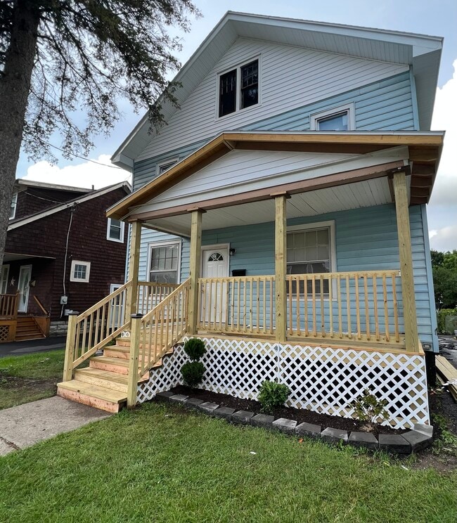 Building Photo - 104 Seward Ave Rental