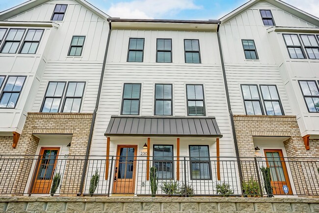 NEW TOWNHOME W/ ROOFTOP TERRACE @ 5West Te... - NEW TOWNHOME W/ ROOFTOP TERRACE @ 5West Te...