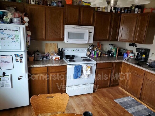 Photo - 900 9th Ave SE