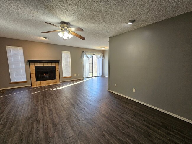 Photo - (2) Bed/(1.5) Bath Townhome Available NOW!