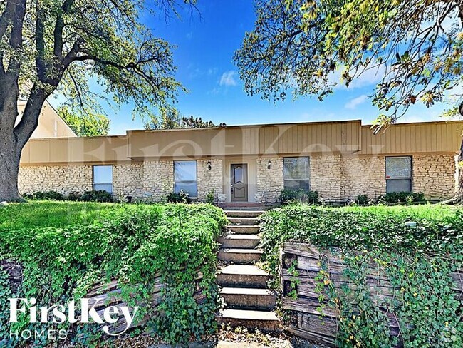 Building Photo - 7701 Skylake Dr Rental