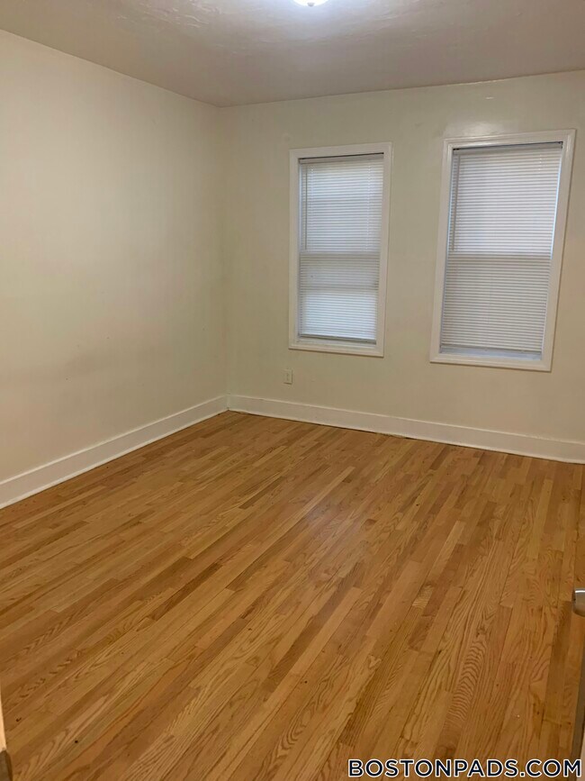 27 Fessenden St Unit 1