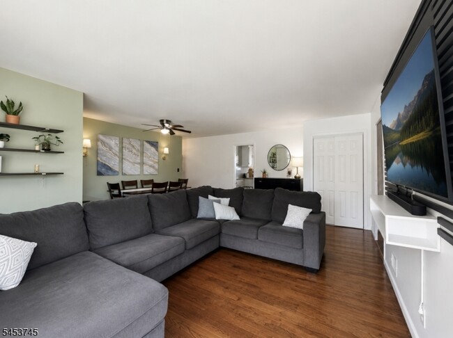 Photo - 644 Montgomery Rd