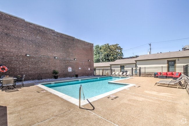 Building Photo - 1402 S Grand Blvd Rental
