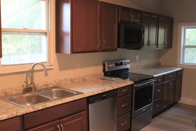 Photo - 6379 Delacy Rd