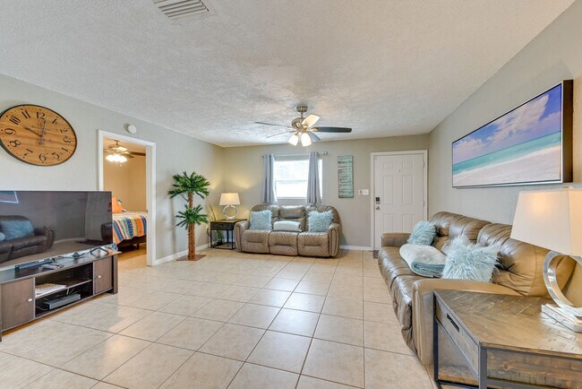 1555 N Tuttle Ave Unit SI ID1545777P