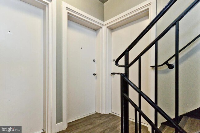 Photo - 2838 Hartford St SE Unit 201