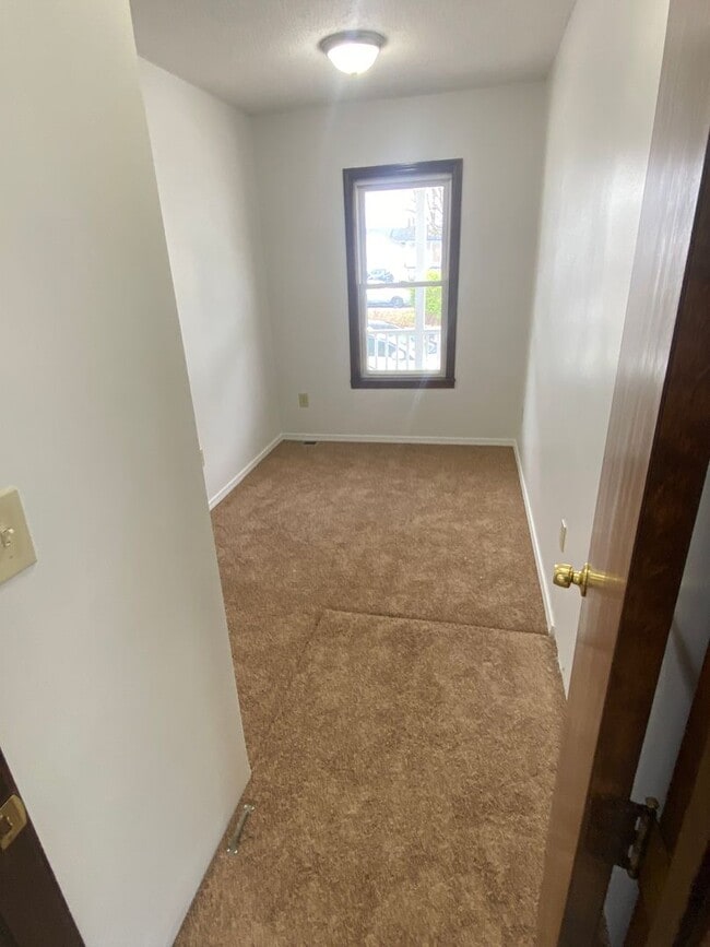 9 Gillis St Unit 9 Gillis St.