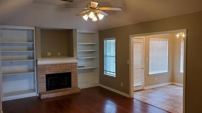 Photo - 1102 Cross Wood Ln