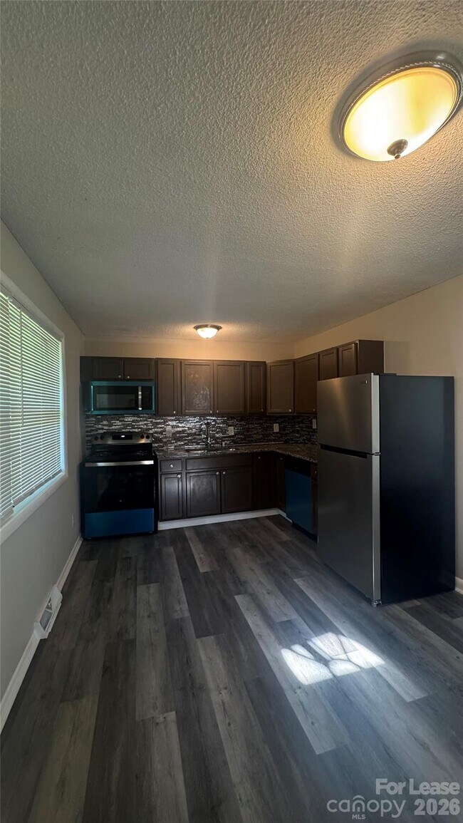 Photo - 2701 Abelwood Rd