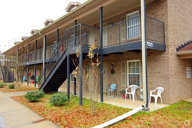 Photo - Cottondale Efficiency Apartments