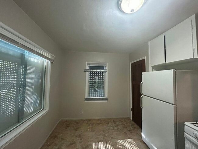 Photo - 19313 Stahelin Ave