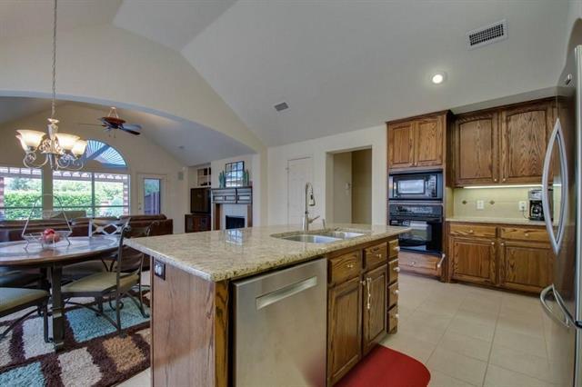 Photo - 914 White River Dr