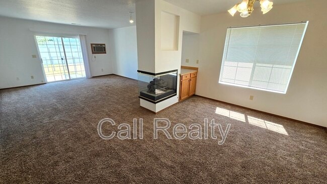 Photo - 5205 S Smith Ct