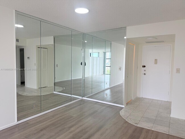 Photo - 800 Parkview Dr Unit 504