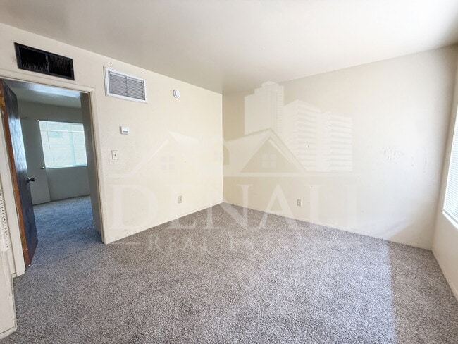 1211 W Apache Trail Unidad M