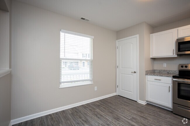 2BR, 1.5BA - 1,120 SF