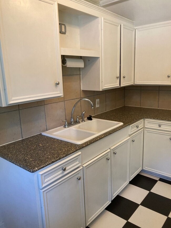 Building Photo - Beautiful 3 Bedroom 1 Condo in Midcity ready to Move-in