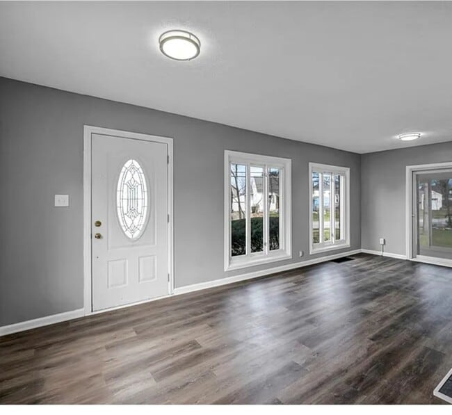 Photo - 204 Grove Ave
