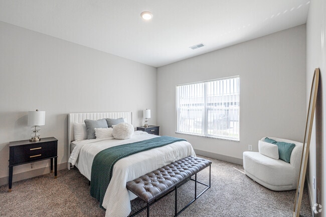 2BR, 2BA - 1,087SF - The Shoreline - Primary Bedroom