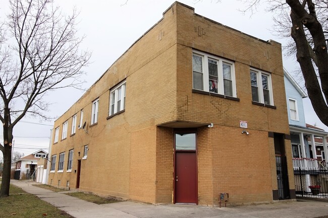 Building Photo - 8856 S Lowe Ave Unit 2F