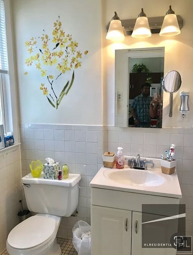 Photo - Large 1 bedroom located in Maspeth Unit 1