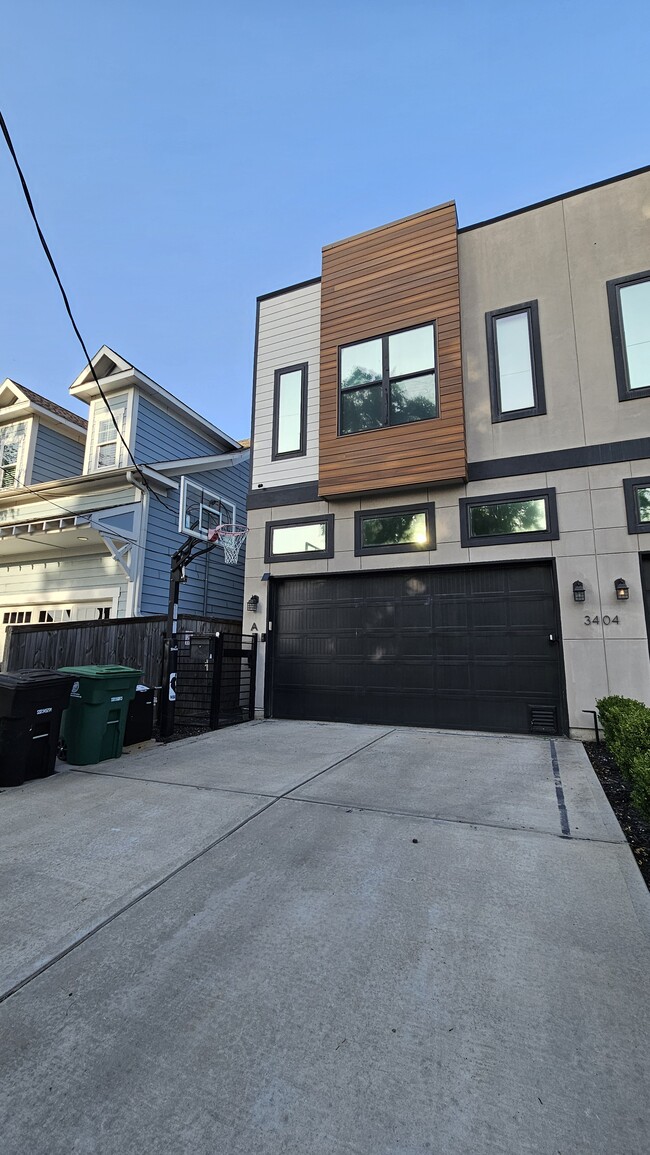 Photo - 3404 Rogers St